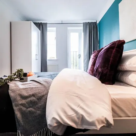Modern 2Br Flat In Bentley House Apartment London Exterior photo