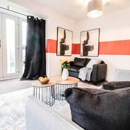 Modern 2Br Flat In Bentley House Apartment London Exterior photo