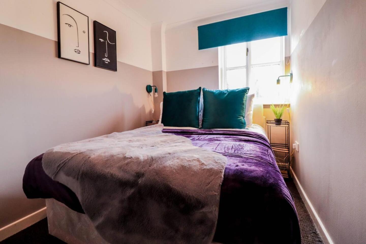 Modern 2br Flat In Bentley House * Londra